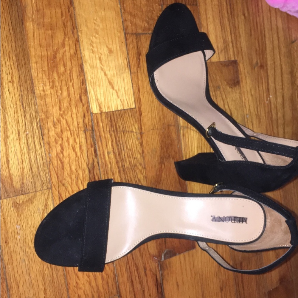 heels - Picture 2 of 2
